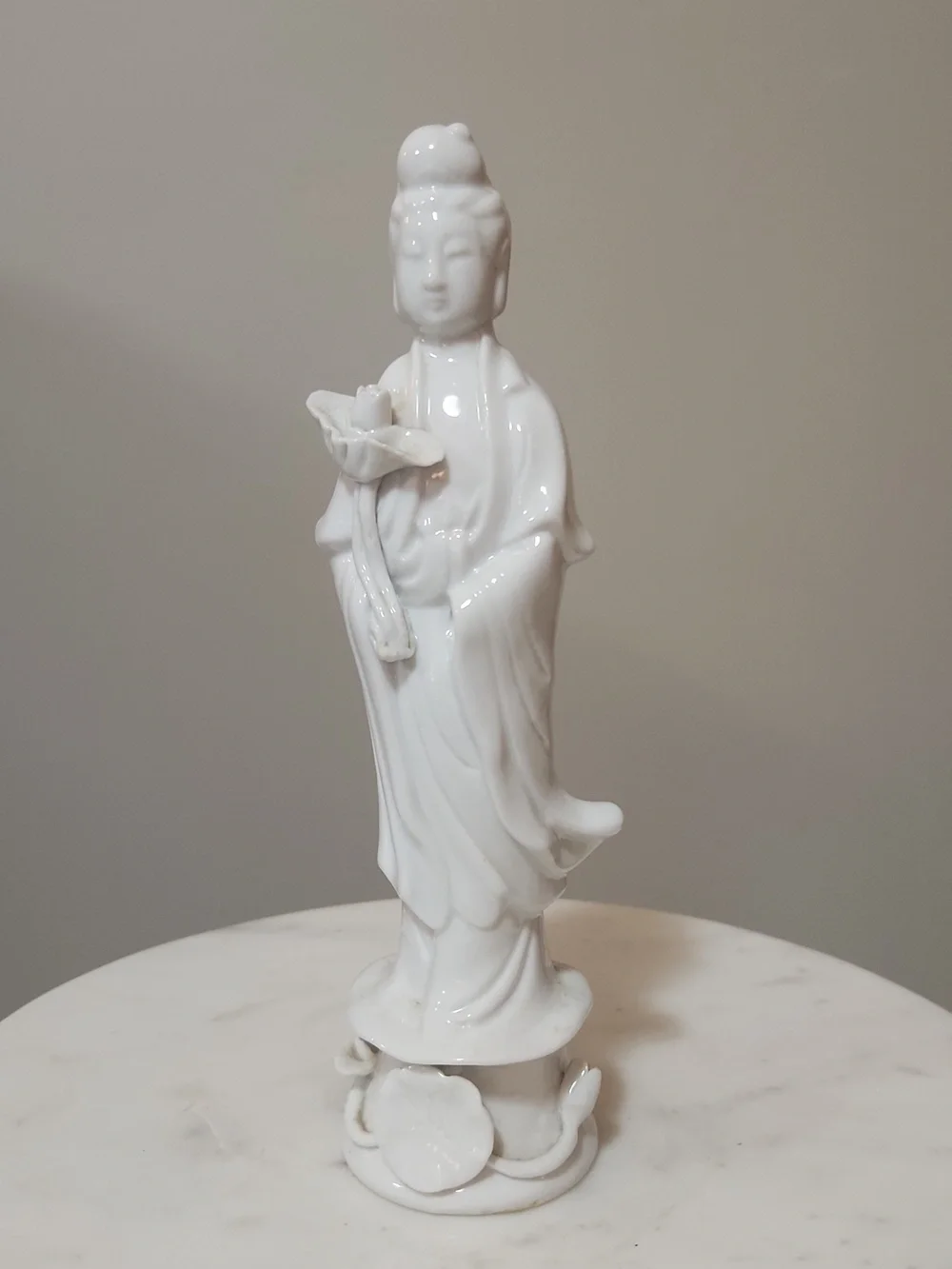 White Blanc De Chine Porcelain Guanyin Statue - Decorative Home Accent - Picture 11 of 11